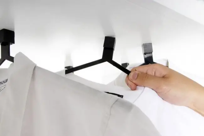 magnetic clothes hangers