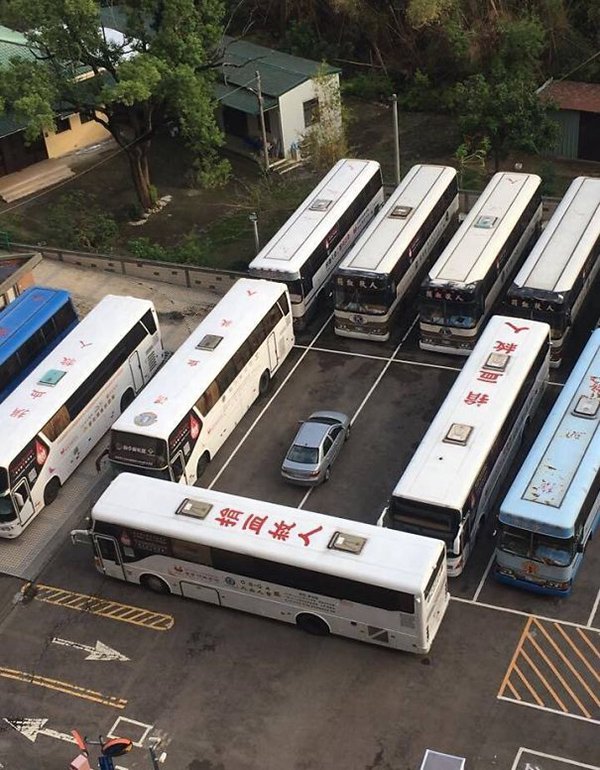 revenge stories car blocked in by buses