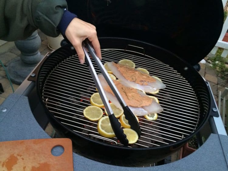 use lemons to grill fish