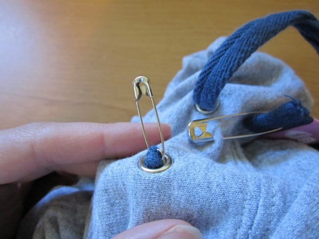 Ingenious Tricks For Your Clothes safety pin pull cord out