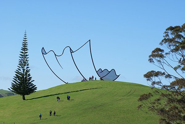 Mind Boggling Pictures sculpture that looks like cartoon