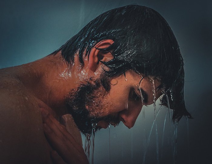 bad shower habits washing hair daily
