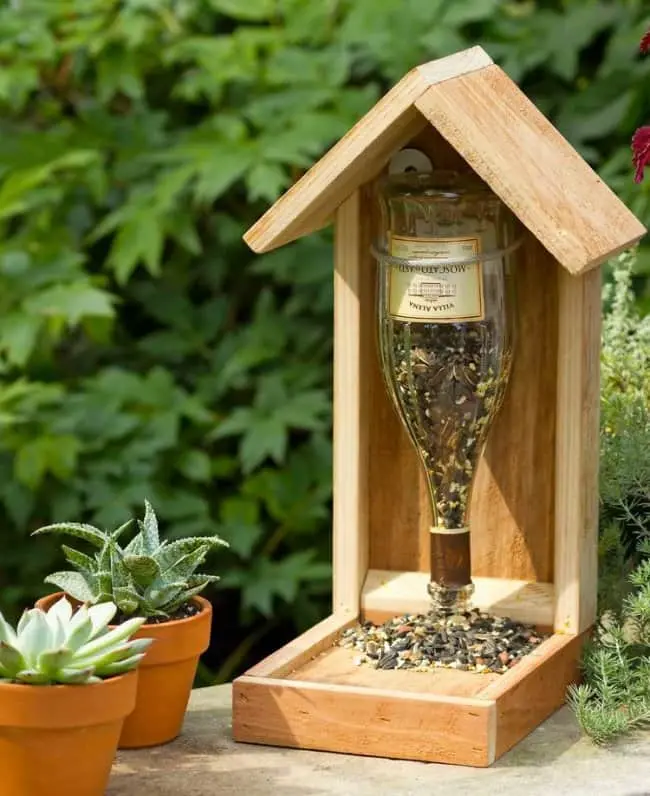 Bottle Project Ideas bird feeder