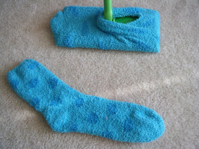 Clever Cleaning Tricks improvised mop
