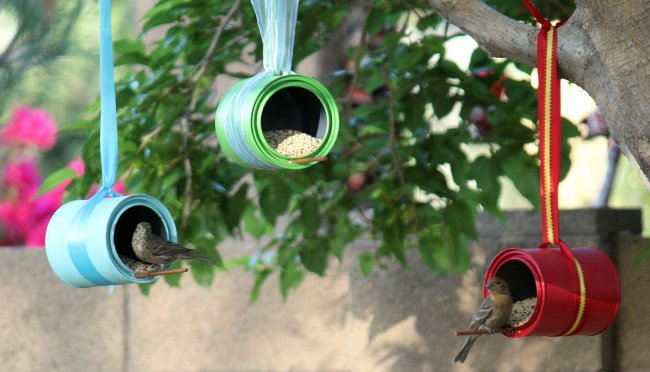 Creative Ways To Transform Tin Cans bird feeders