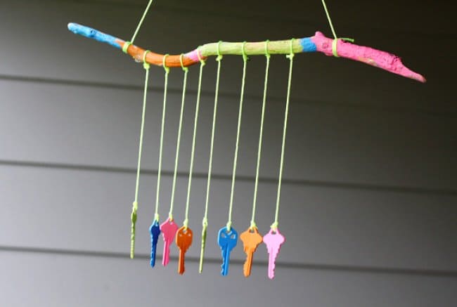 Hand Made Things You Can Create With Your Kids key wind chimes