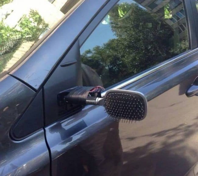 Genius Life Hacks hairbrush wing mirror