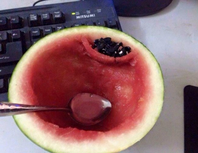 Genius Life Hacks way to eat watermelon