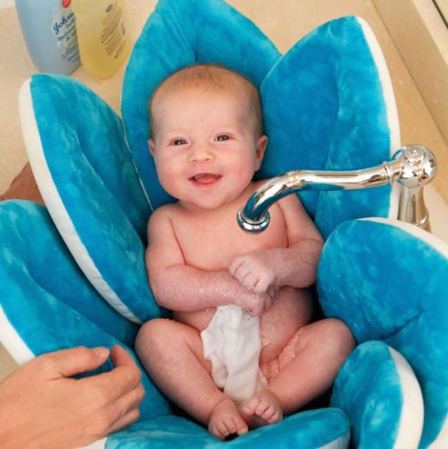 Inventions For Parents flower shaped baby bath