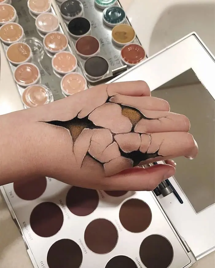 Optical Illusions With Makeup cracked hand