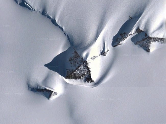 Interesting Things That Were Found On Google Maps pyramid antartica