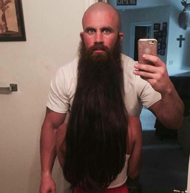 Photos That You Will Never Be Able To Unsee long beard illusion