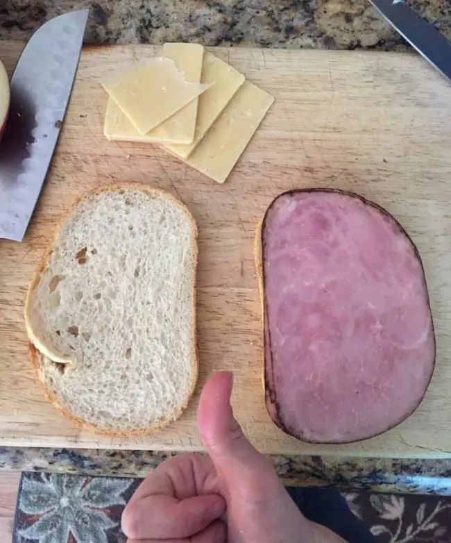 Satisfying Photos ham fitting perfectly on bread