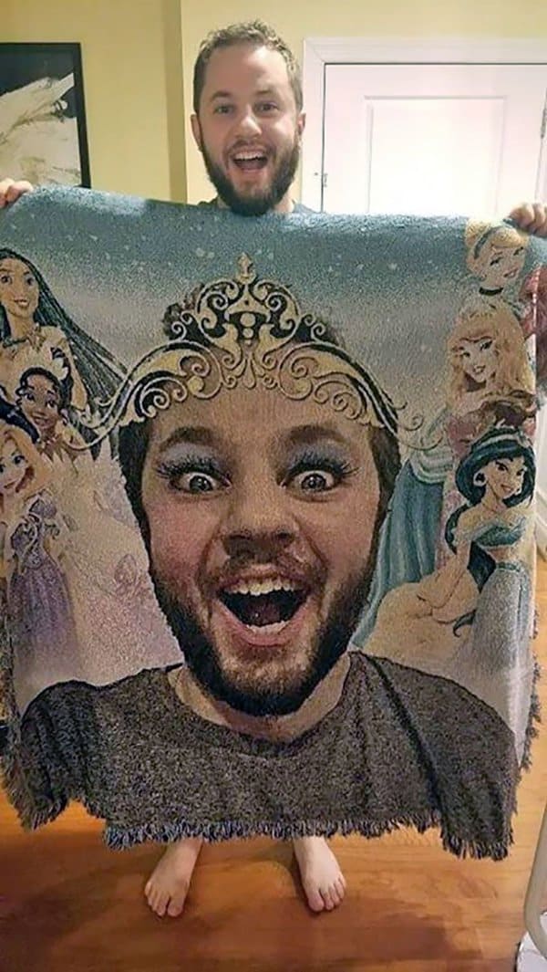 Hilarious Uncles princess blanket with face