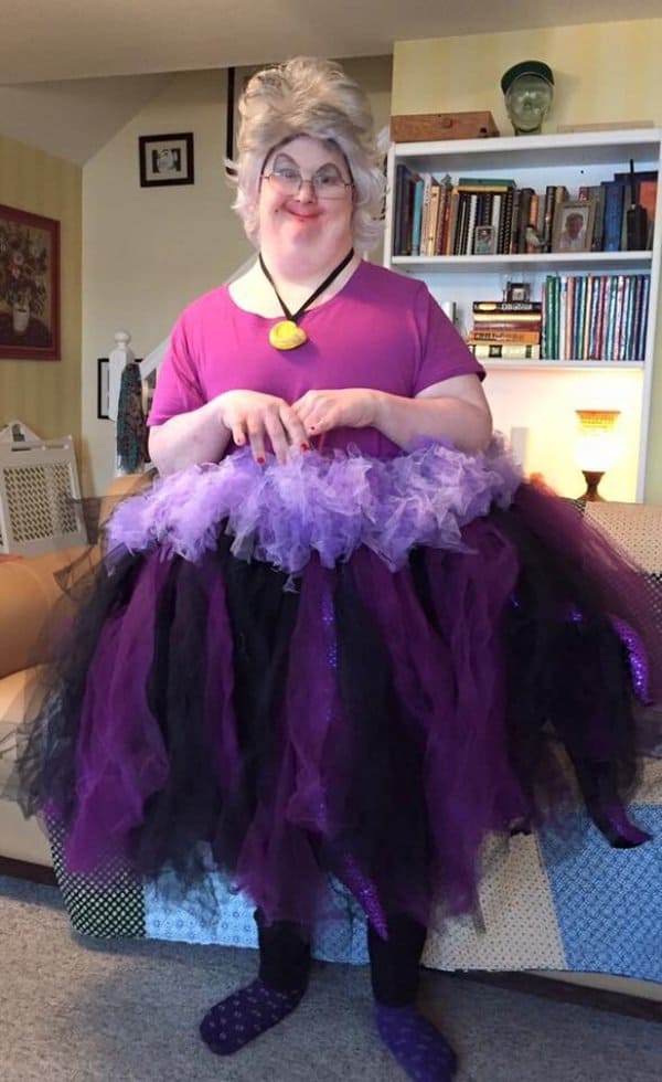 Hilarious Uncles ursula costume