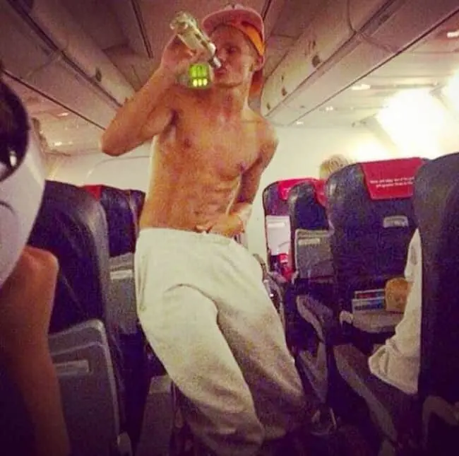 Crazy Things Spotted On Flights topless drinker