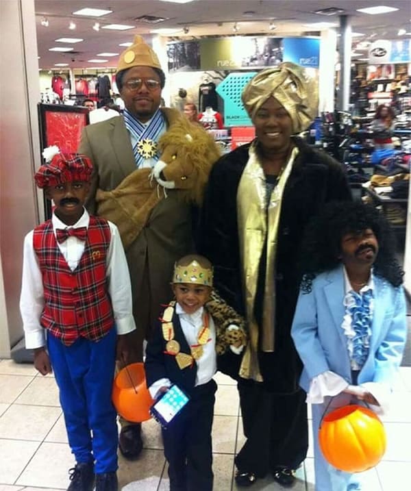 Family Halloween Costumes coming to america