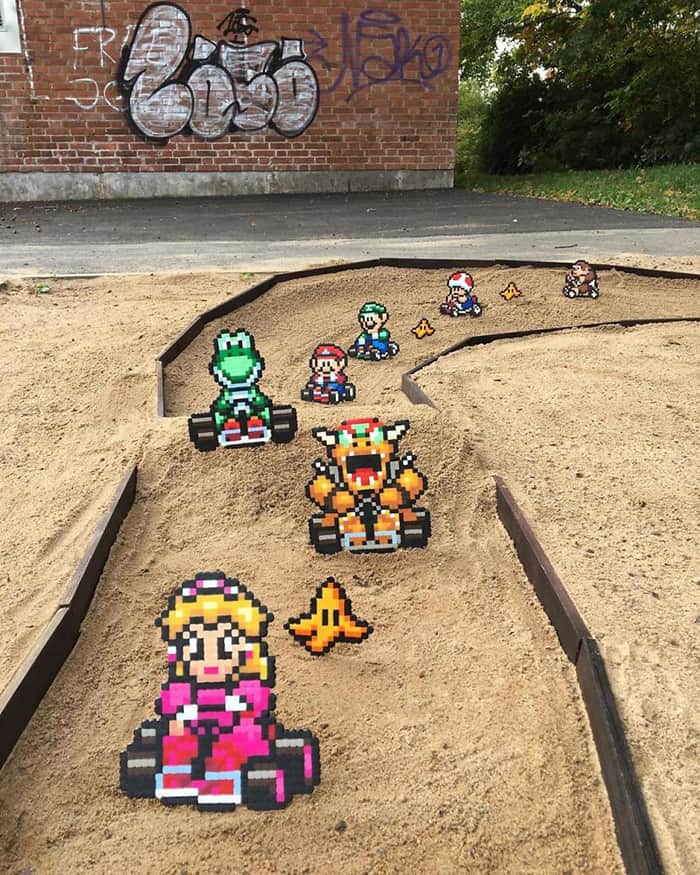 streets-with-pixel-art-pappas-parlor super mario race