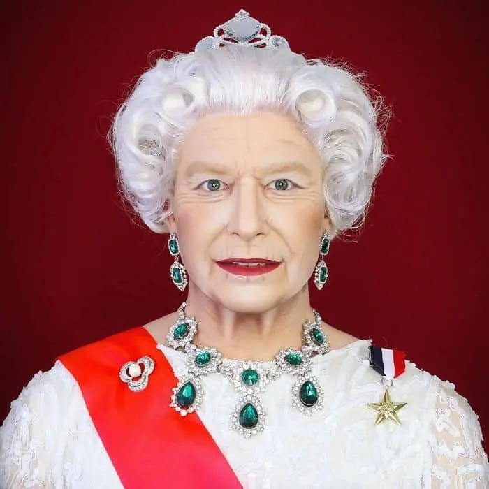 Make Up Artist Can Transform Into Any Celebrity queen elizabeth