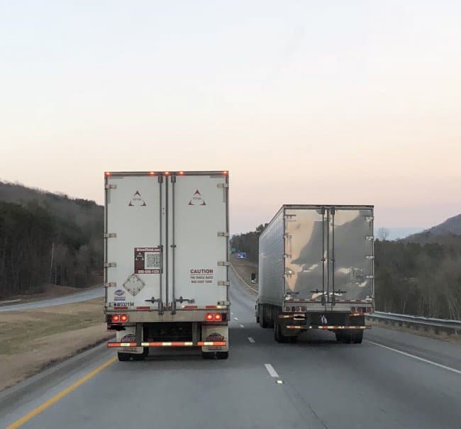 trucks-hard-time-overtaking