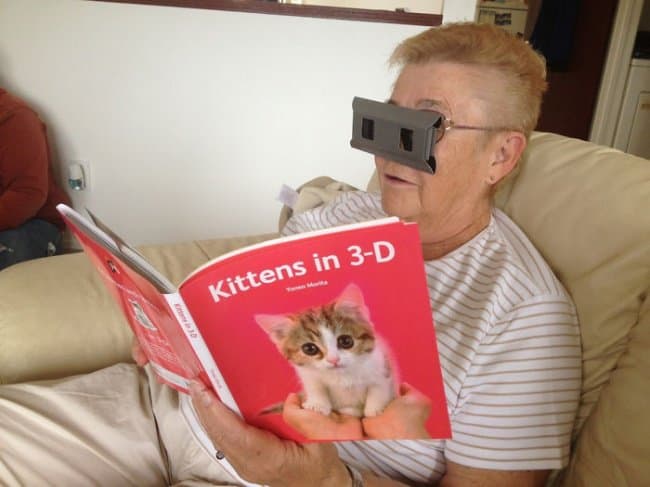 grandma-watching-3d