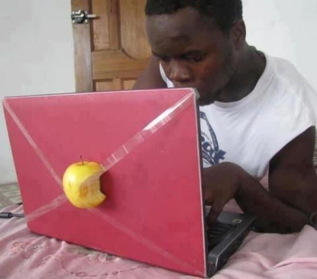 apple-logo-macbook-blatant-lies-fool-others