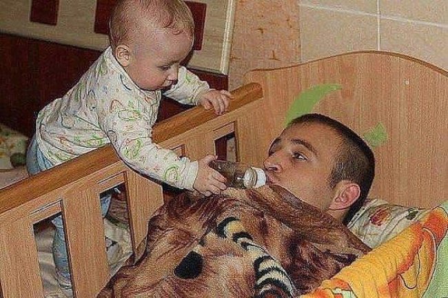 baby-feeding-milk-to-his-dad-hilarious-dads