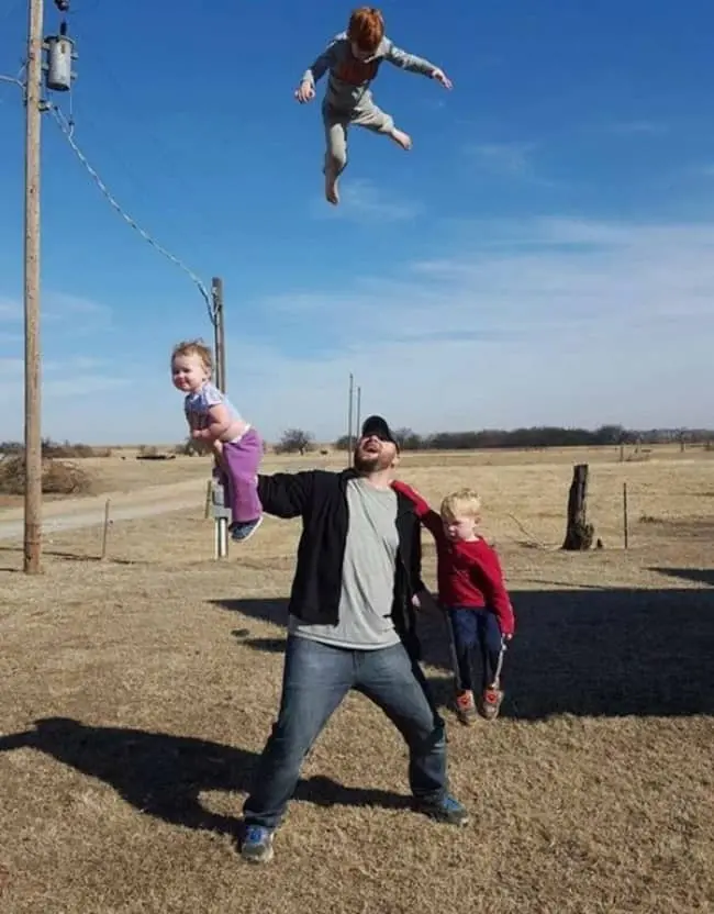 dad-juggling-kids-hilarious-dads