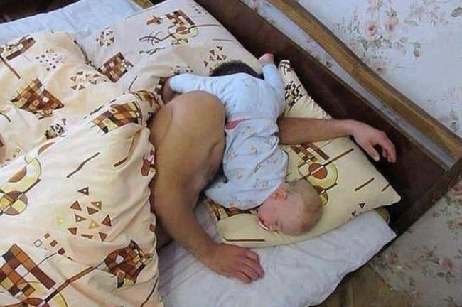 daddy-pillow-baby-awkward-position-hilarious-dads