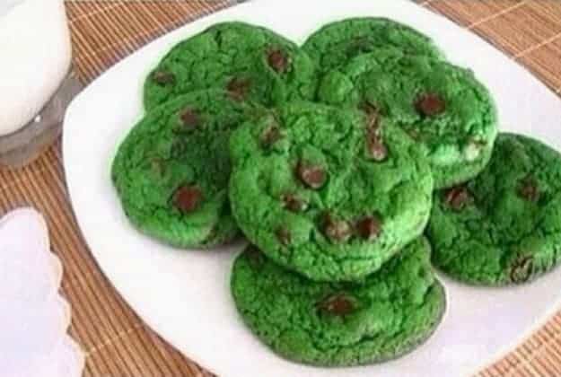 green-chocolate-chip-cookies