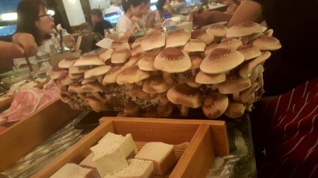 mushrooms-at-a-chinese-hotpot-restaurant
