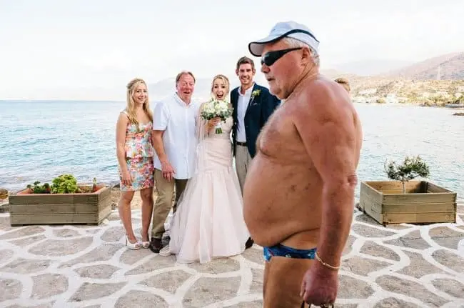 old-man-ruins-a-wedding-photo-funniest-photobombs