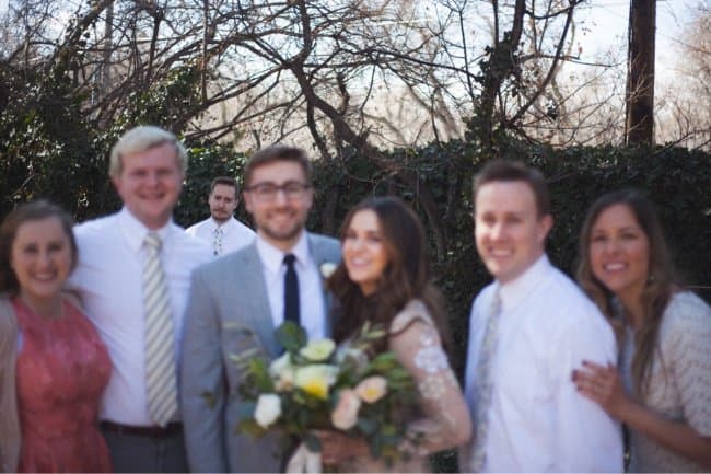 the-only-unmarried-sibling-funniest-photobombs