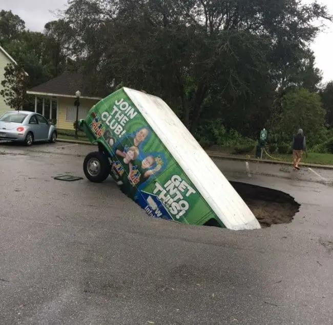 van_falls_into_hole