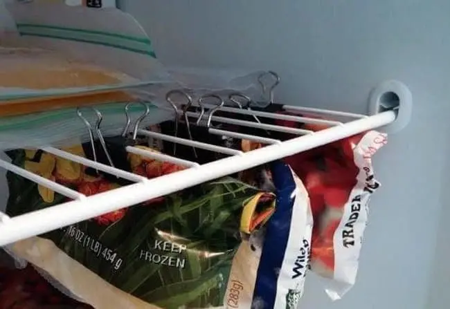 binder-clips-to-hang-foods-freezer-hacks