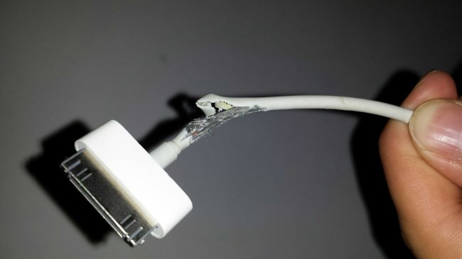charger-wire-broken-infuriating-photos