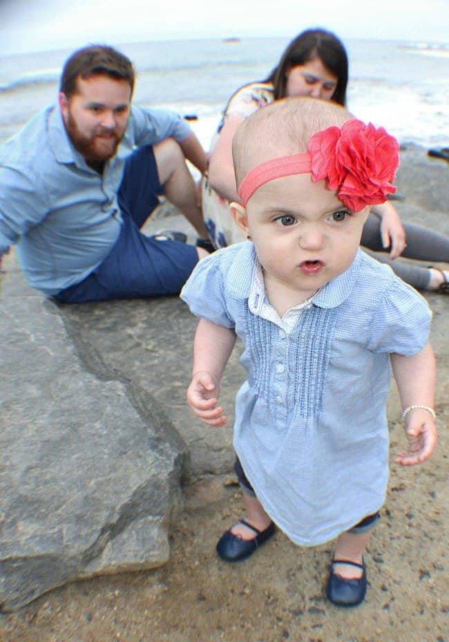 grumpy-baby-hilarious-family-photos