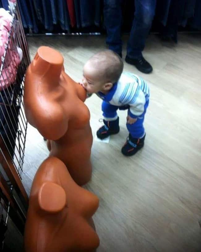 kid-breastfeeding-mannequins-posing-hilariously