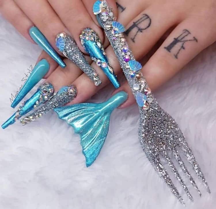 mermaid-nails-weird-behaviors