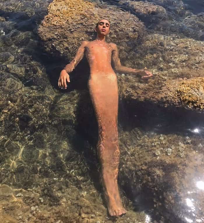 mermaid-suit-for-men-confusing-photos