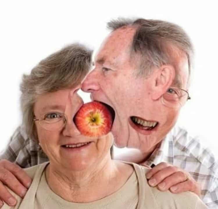 old-couple-eating-apple-mind-bending-pics