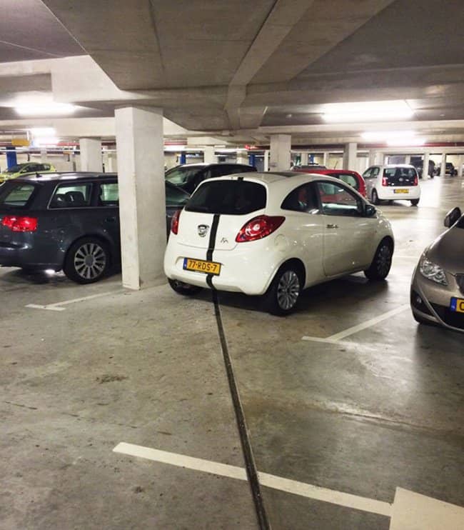 parking-lot-floor-line-matches-car-line-soul-satisfying-photos