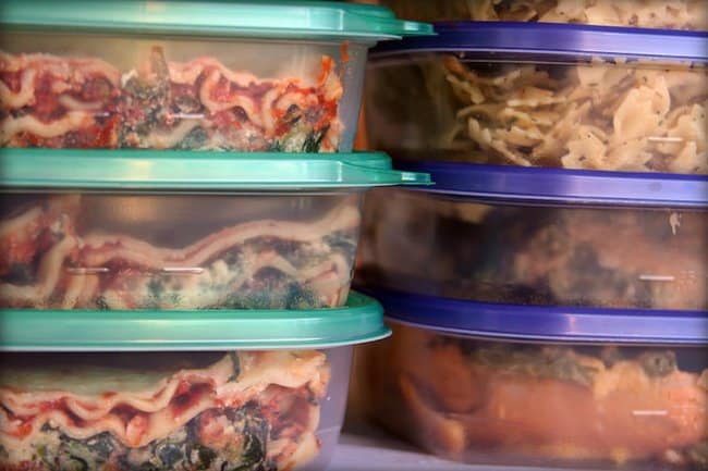 put-leftovers-in-containers-freezer-hacks