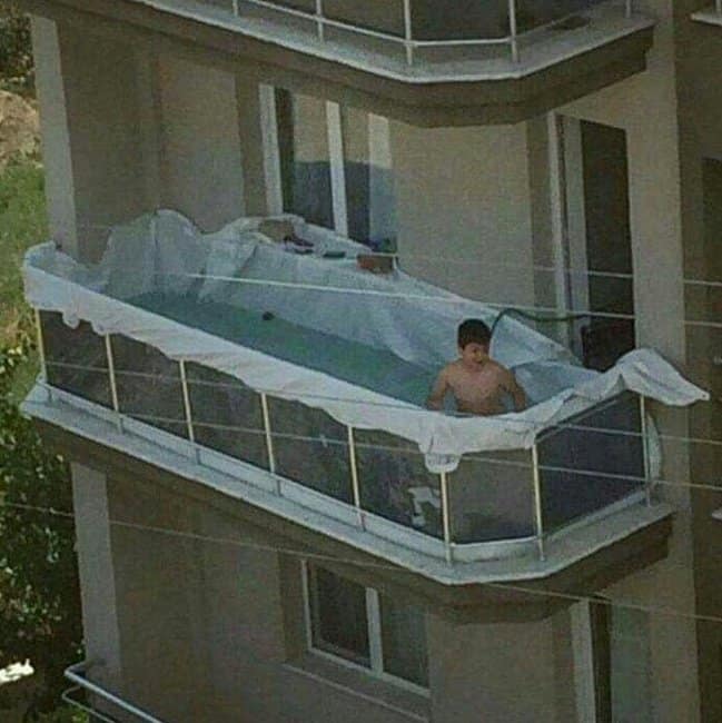 swimming-pool-in-the-balcony-imagination-knows-no-limit
