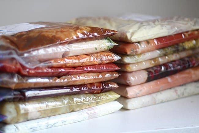 use-freezer-bags-instead-of-jars-freezer-hacks