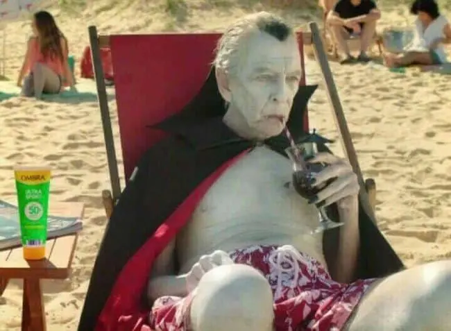 vampire-on-the-beach-pale-people-problems