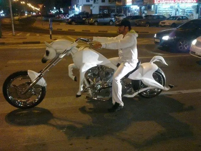 white-horse-motorcycle-surprising-products-of-wild-imagination