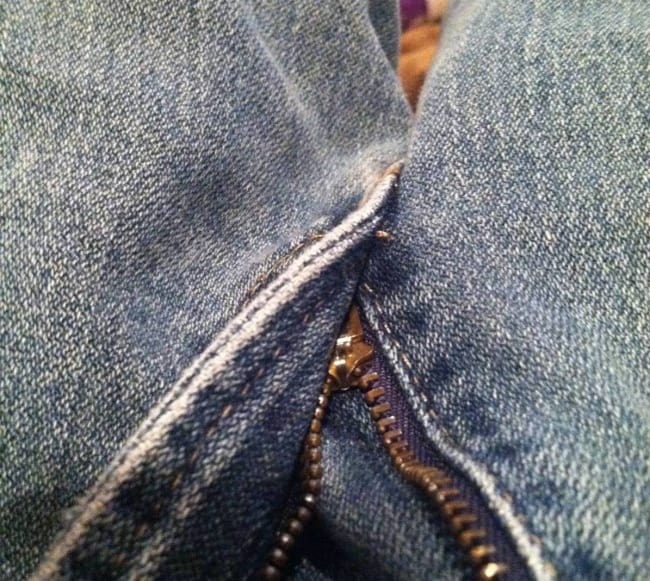 zipper-pull-broken-hilariously-painful-things