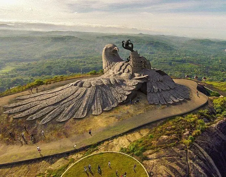 giant-bird-sculpture-coolest-things