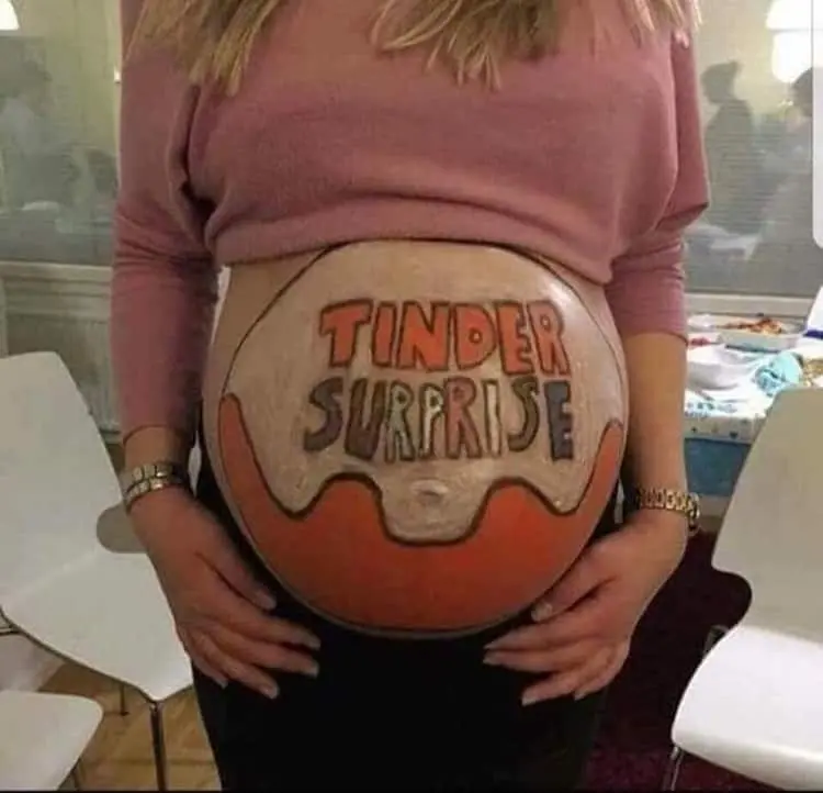 pregnant-belly-tinder-surprise-attention-grabbers
